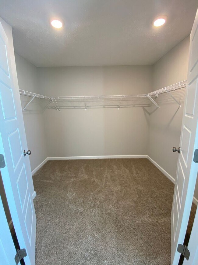 Building Photo - 1802 Streamsong Dr