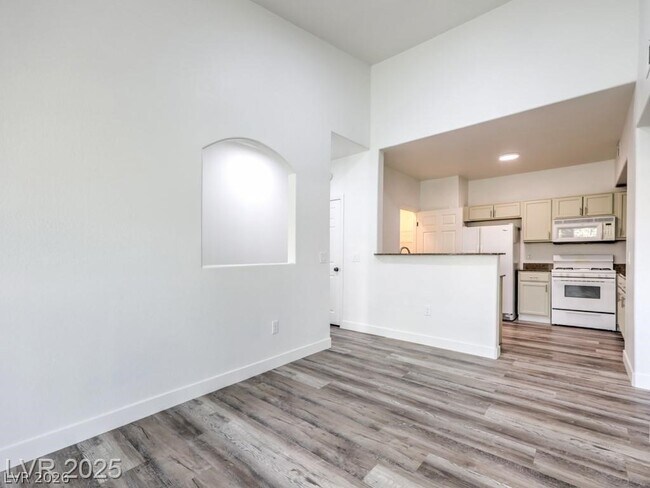 Building Photo - 10001 Peace Way