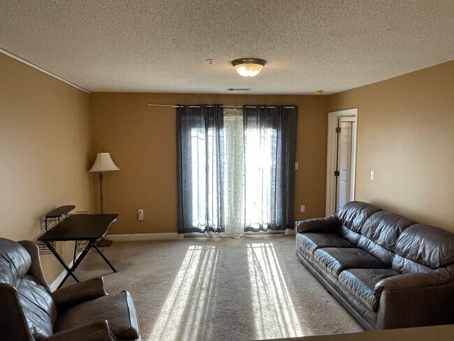 Building Photo - Fully Furnished Unit in Harts Cove!