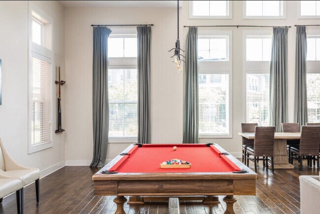 Building Photo - 460 Seven Farms Drive