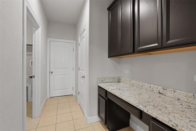 Building Photo - 15601 Cabrillo Way