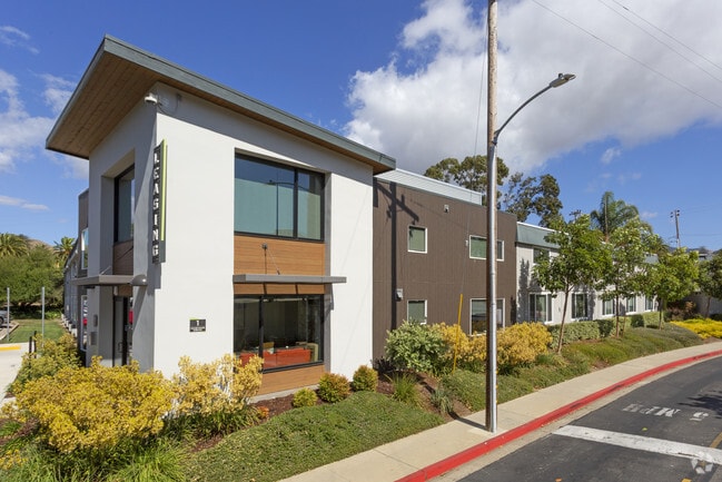 Building Photo - Mustang I Townhome