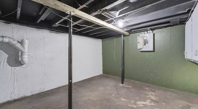 Building Photo - 1219 Lawn Ave