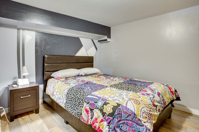 Building Photo - 787 S 13th St