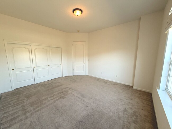 Building Photo - Spanish Springs 5bed/3bath - Move in Special now available!!