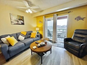 Building Photo - 401 Island Ave