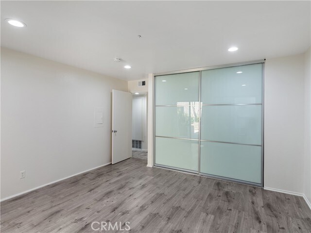 Building Photo - 550 Orange Ave