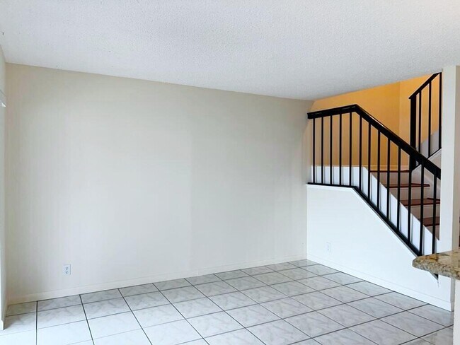 Building Photo - 3094 Bermwood Ln