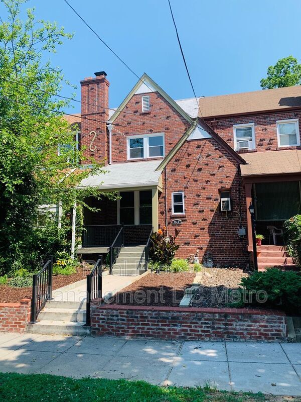 Building Photo - 1397 Sheridan St NW