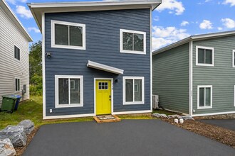 Building Photo - West AVL Cottage 110