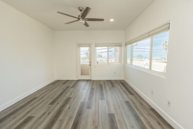 Building Photo - Beautiful 3Bed/2.5Bath Oceanview Home in C...