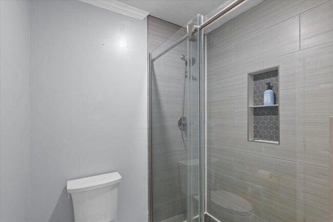 Building Photo - 175 Creekview Cir