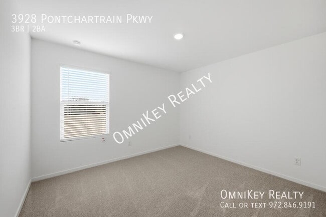 Building Photo - 3928 Pontchartrain Pkwy