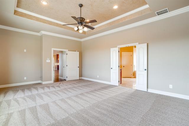 Building Photo - 1600 Oak Ridge Estates