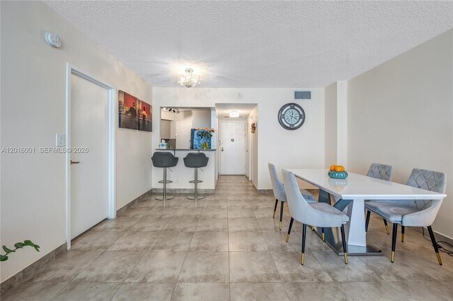 Building Photo - 3725 S Ocean Dr