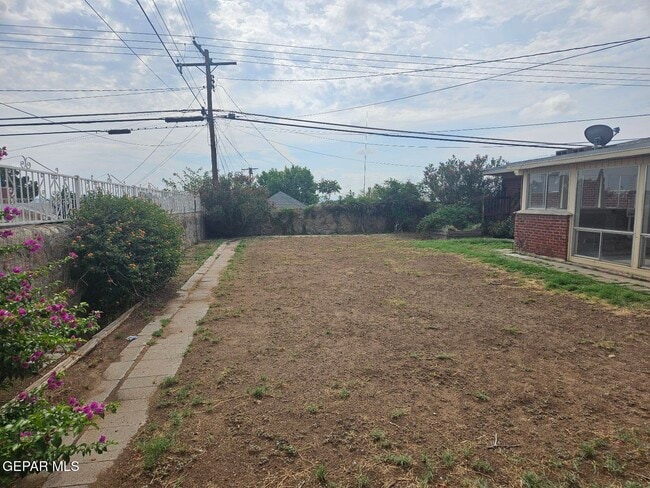 Building Photo - 3411 Garnet Dr