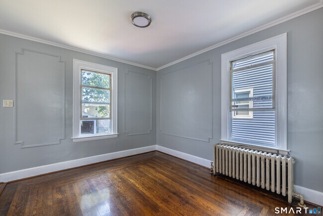 Building Photo - 430 Blohm St
