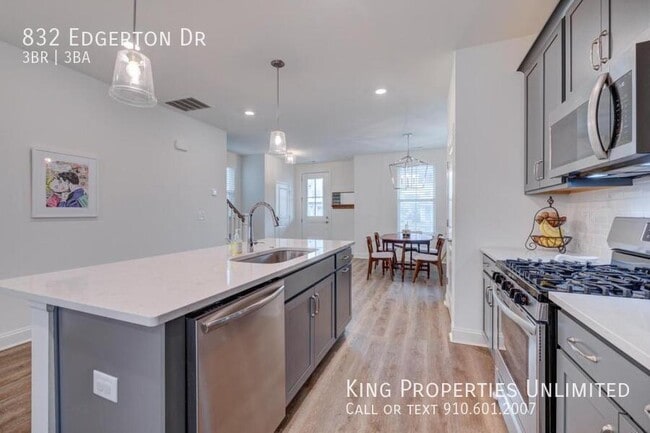 Building Photo - 832 Edgerton Dr