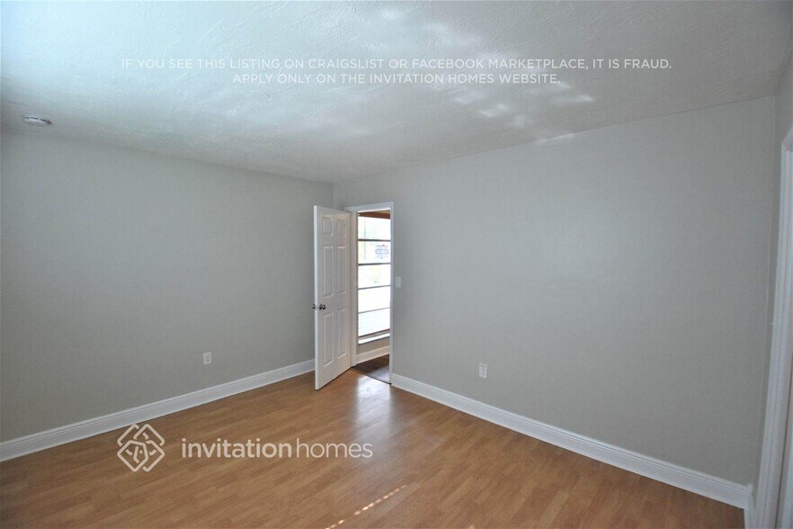 Building Photo - 8390 NW 21st Ct