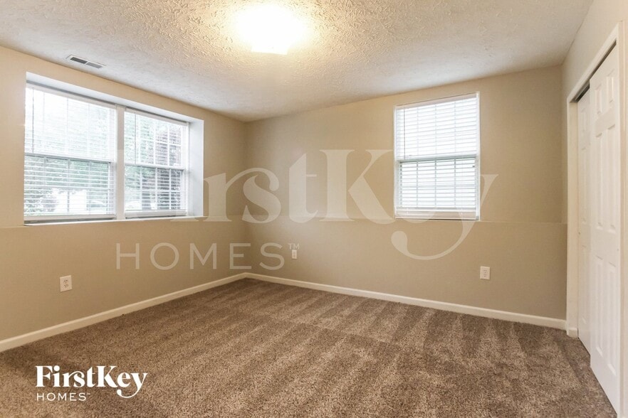 Building Photo - 8087 Cardinal Cove E