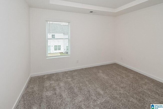 Building Photo - 136 The Heights Dr