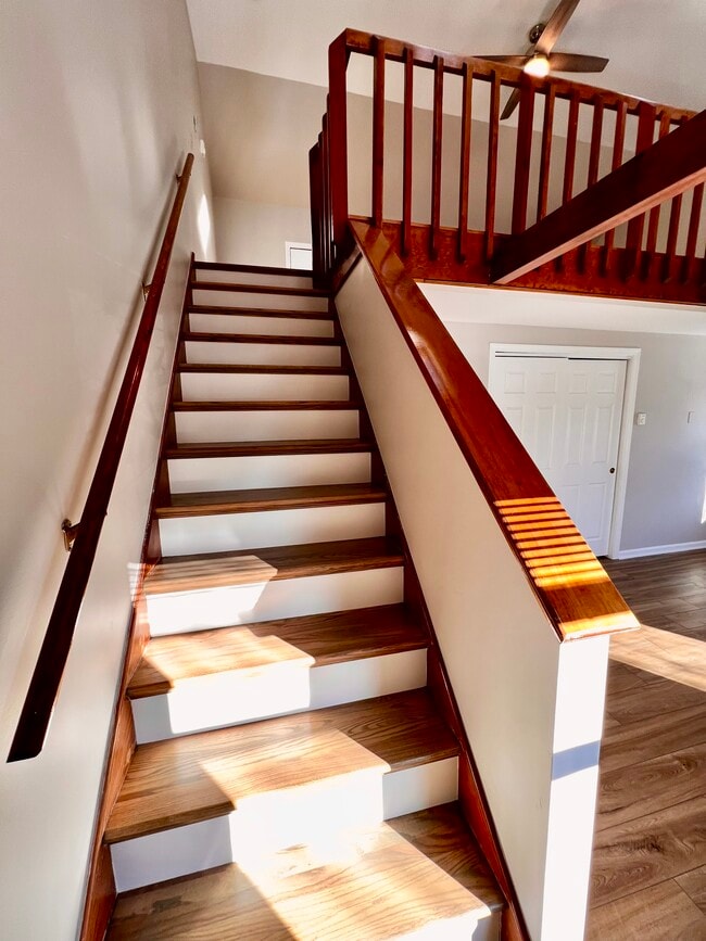 NEW Oak Hardwood Staircase - 75 Baldwin Dr