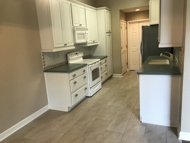 Building Photo - 7996 Pecan Dr