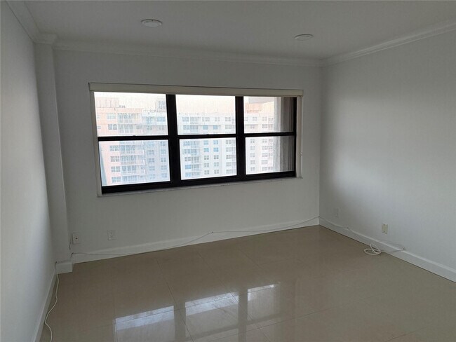 Building Photo - 5100 N Ocean Blvd