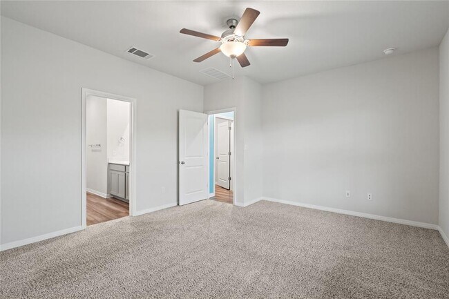 Building Photo - 204 Jordan Vly Dr