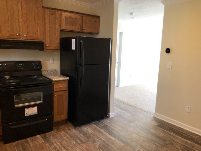 Building Photo - 3 Bedroom/2 Bath Duplex - Gray TN