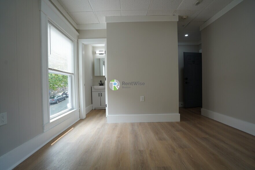 Building Photo - 142 Dorchester St
