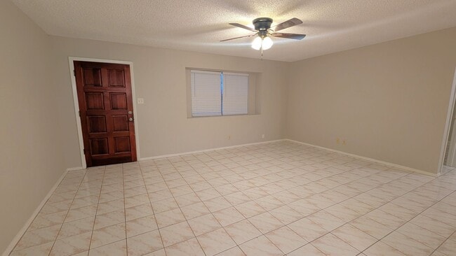 Building Photo - 5913 Sunrise Blvd