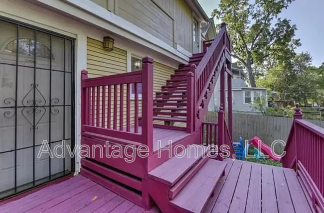 Building Photo - 3222 Charlotte St