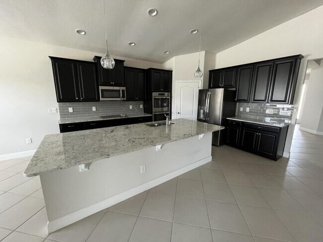 Building Photo - 11306 Leland Groves Dr