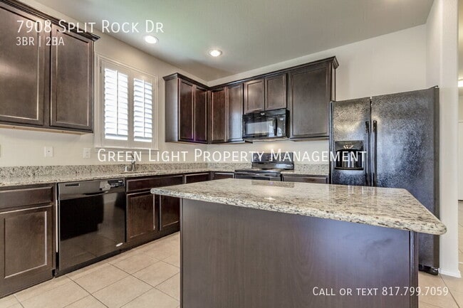 Building Photo - 7908 Split Rock Dr