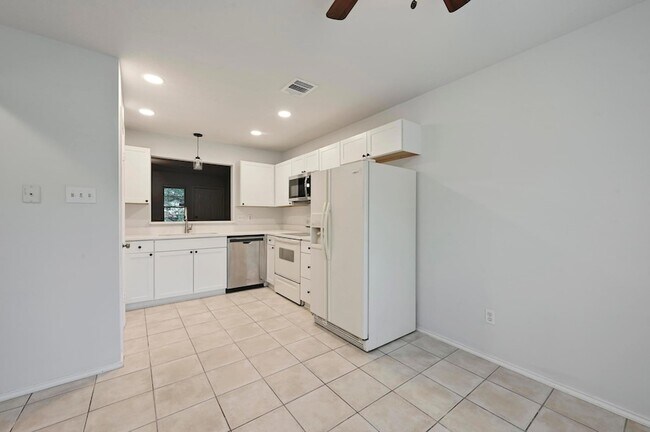 Building Photo - 1815 River Crossing Cir