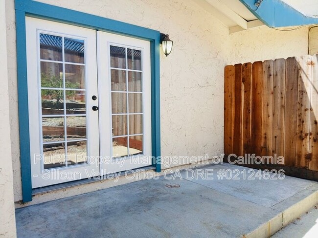Building Photo - 5485 Soquel Dr