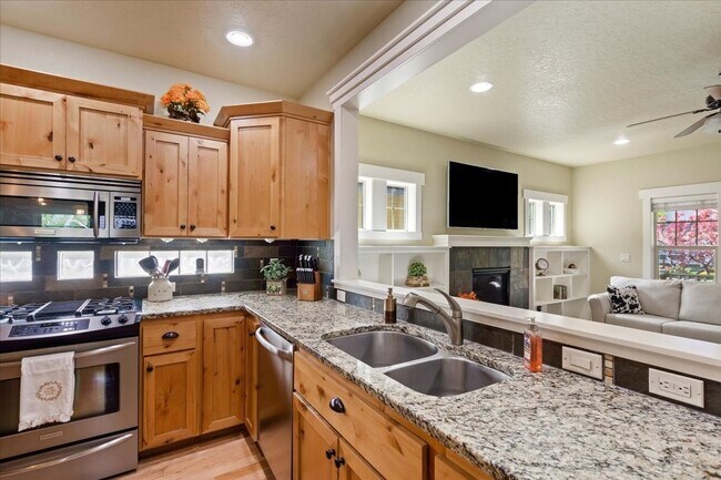 Building Photo - 3-Bedroom Craftsman-Style Home