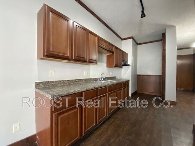 Building Photo - 233 Bellevue Ave