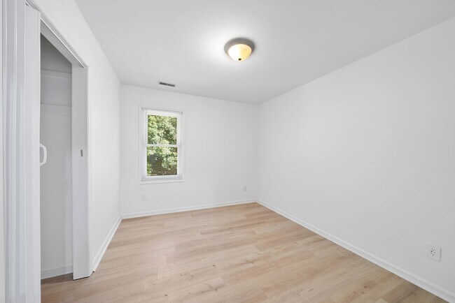 Building Photo - 6108 New Market Way