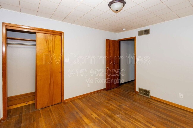 Building Photo - 312 E 317th St