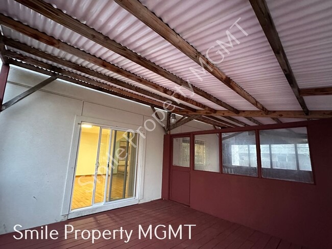 Building Photo - Lovely house with 4 bedrooms, 2 bonus room...