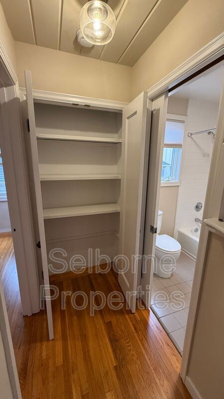 Building Photo - 4174 Howe St