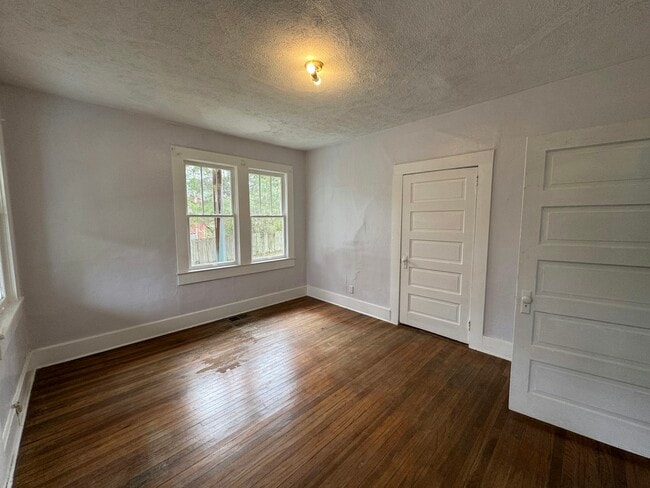 Building Photo - 435 Alta Woods Blvd