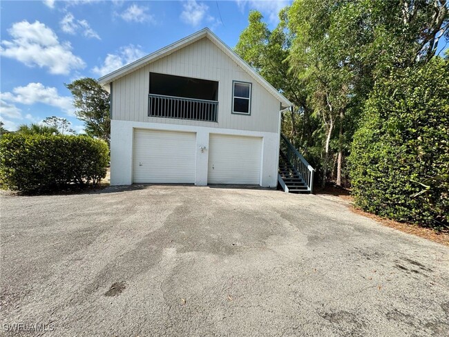 Building Photo - 6560 Sandalwood Ln