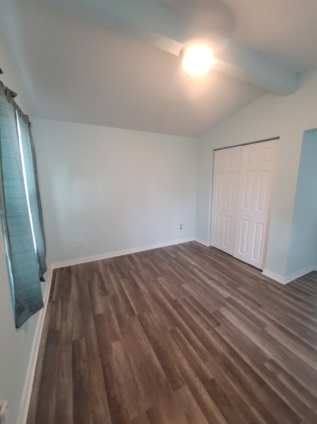 Building Photo - 513 Hollyhock Ln