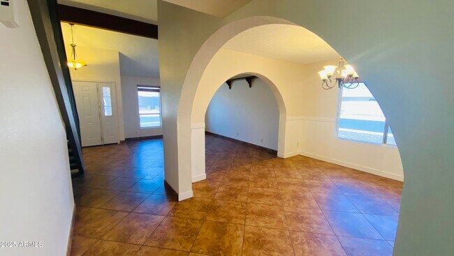 Building Photo - 4930 W Torrey Pines Cir