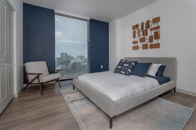 Building Photo - 221 SW 12th St