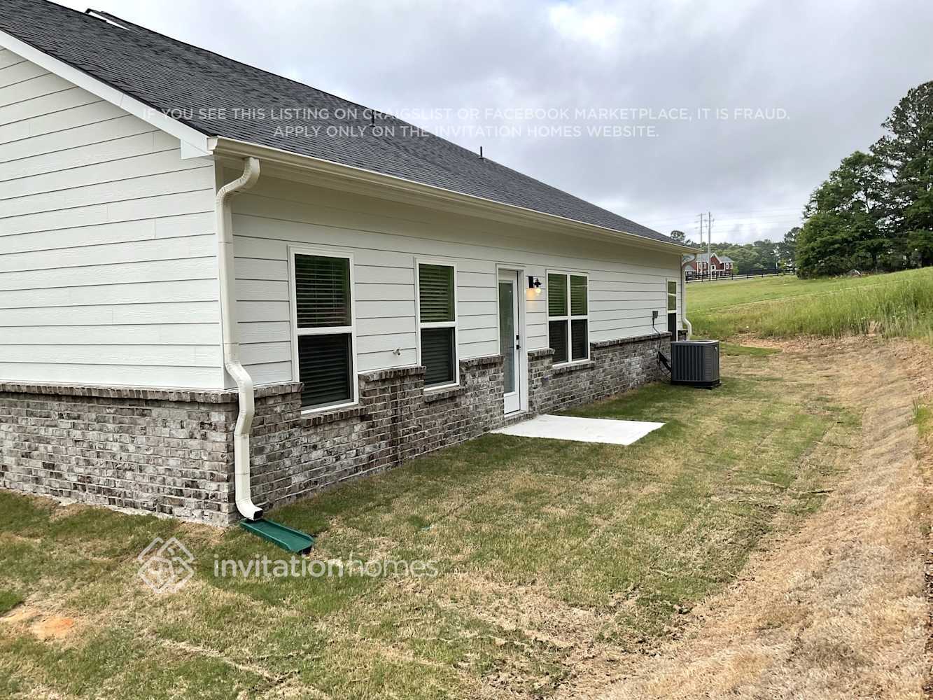 Building Photo - 3050 Azteca Wy