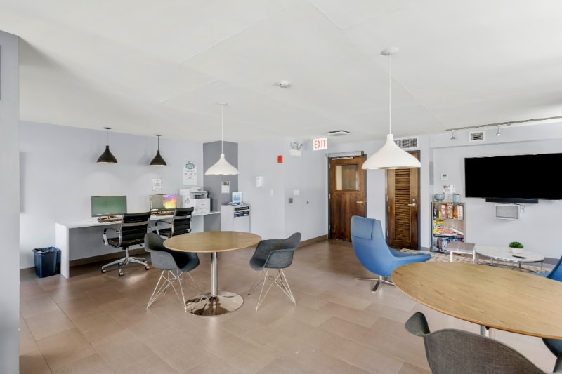 Building Photo - 1340 N Lake Shore Dr